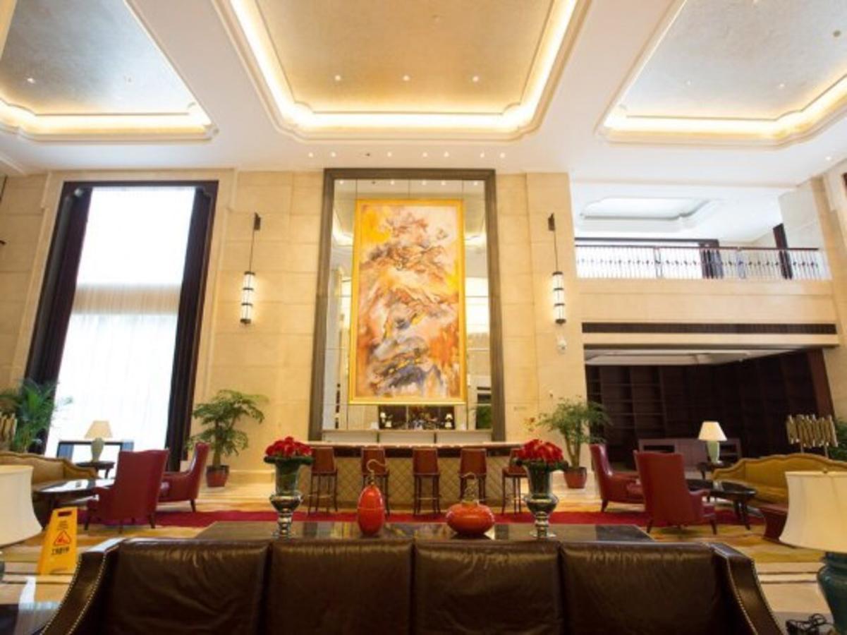 דזיאסין Dragon Dream Hotel מראה חיצוני תמונה