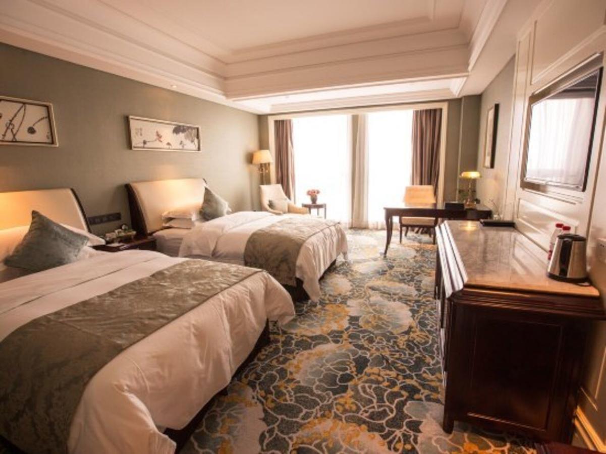 דזיאסין Dragon Dream Hotel מראה חיצוני תמונה